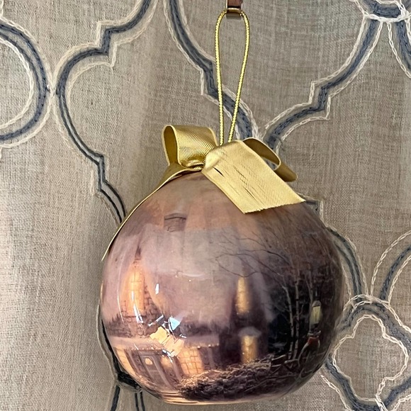Thomas Kincaid Other - Thomas Kincaid glass Christmas ornament balls
